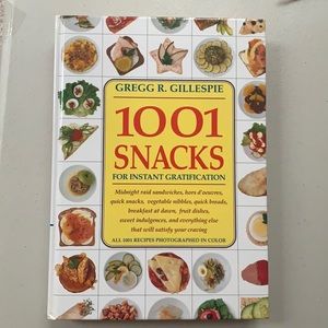 📖 1001 Snacks Cook Book with Pictures New Condition 441 pages